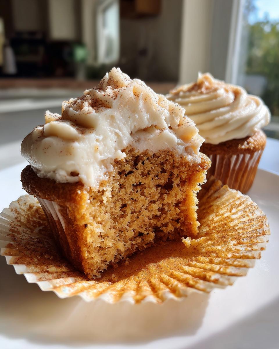 Irresistible Pumpkin Spice Latte Cupcakes in Just 3 Steps 5 Pumpkin Spice Latte Cupcakes - detail 2