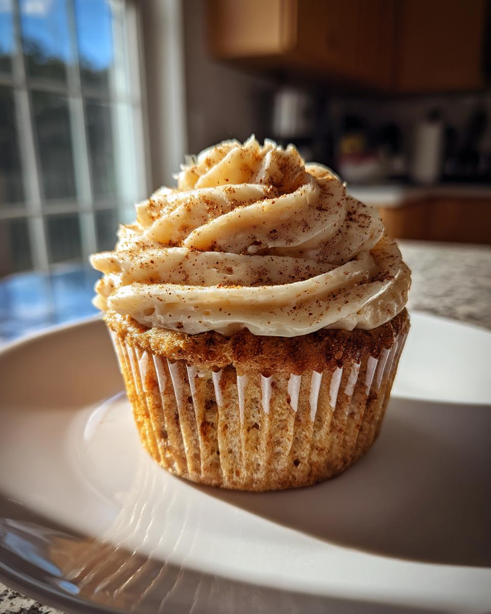 Moist Apple Cupcakes with Cinnamon Buttercream - Just 1 Bowl 7 Apple Cupcakes with Cinnamon Buttercream - detail 3