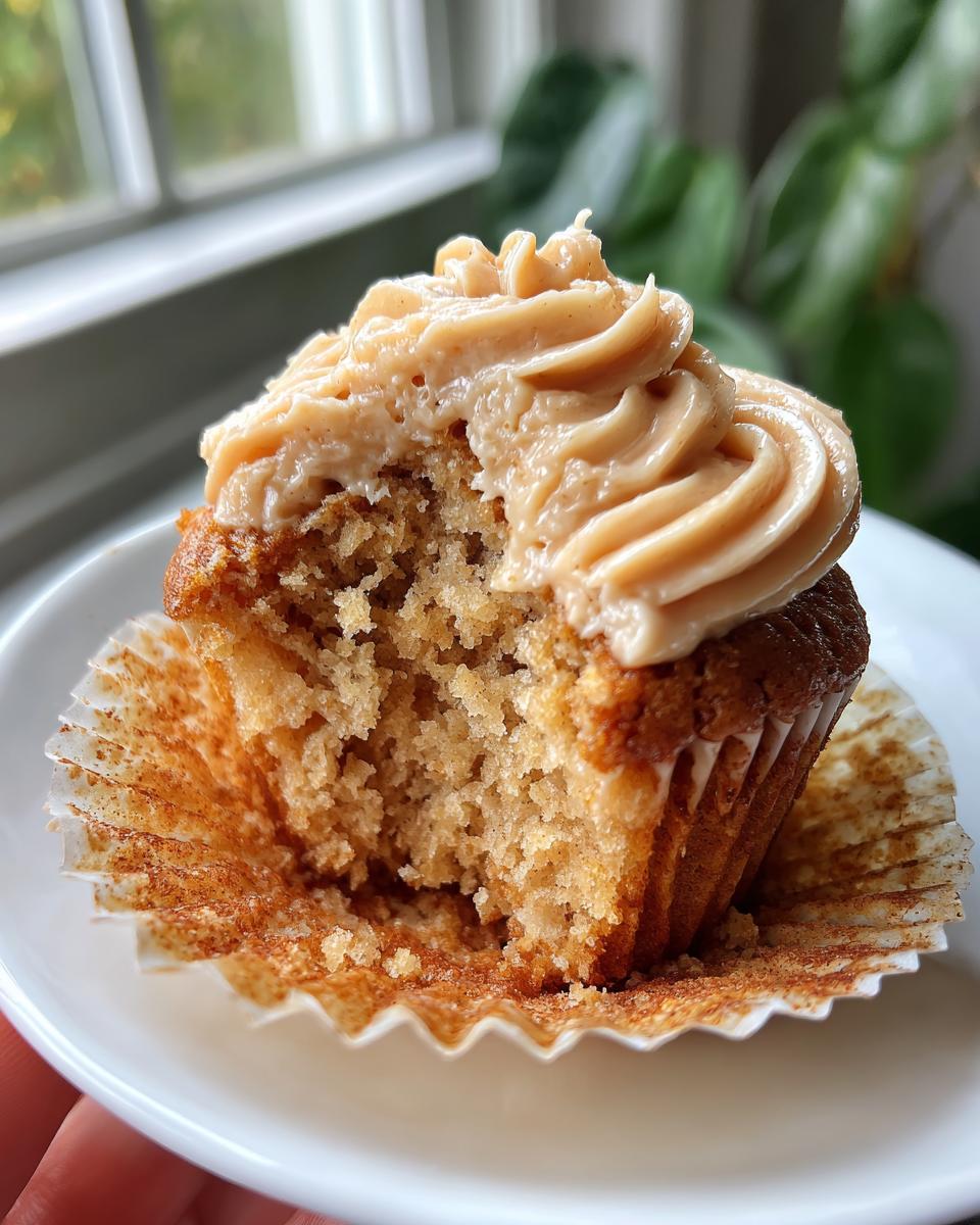 1 Perfect Apple Cupcakes with Cinnamon Frosting Recipe 5 Apple Cupcakes with Cinnamon Frosting - detail 2