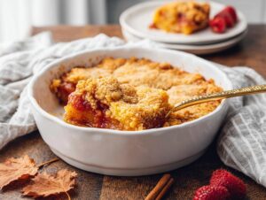 Home 9 4-Ingredient Thanksgiving Dump Cake